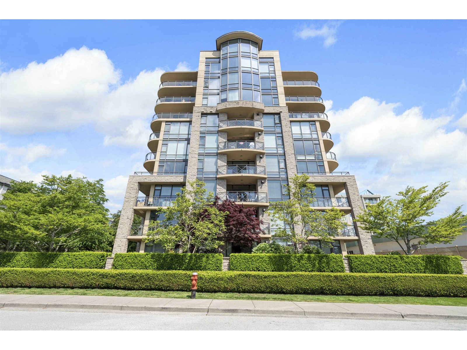 301 15445 Vine Avenue, Surrey, British Columbia  V4B 2T3 - Photo 1 - R3011563