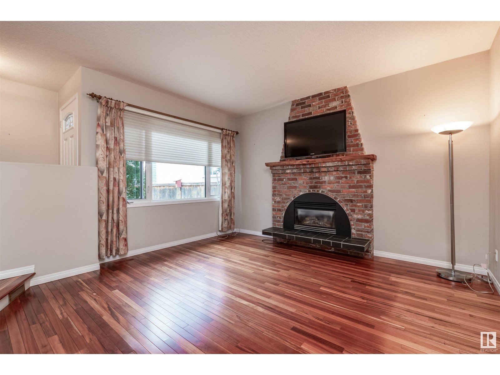 Property at 3507 79 ST NW image 5