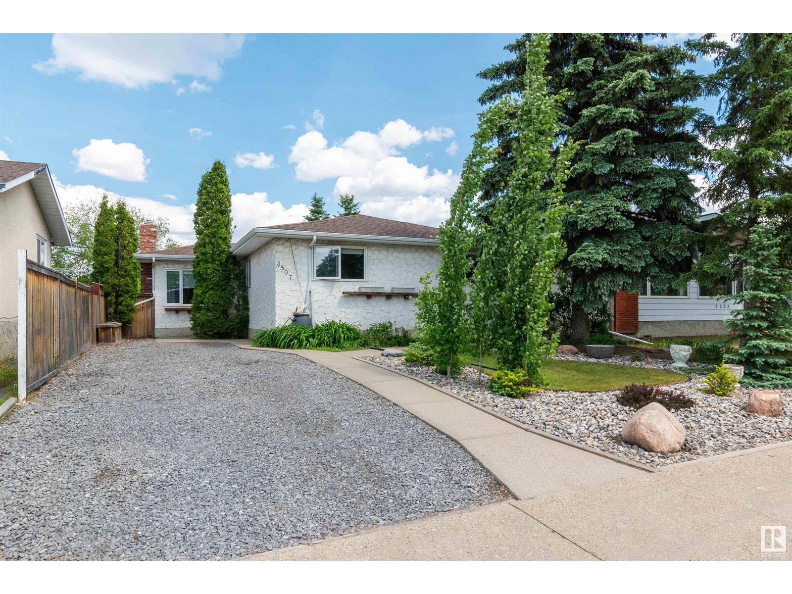 Property at 3507 79 ST NW image 1