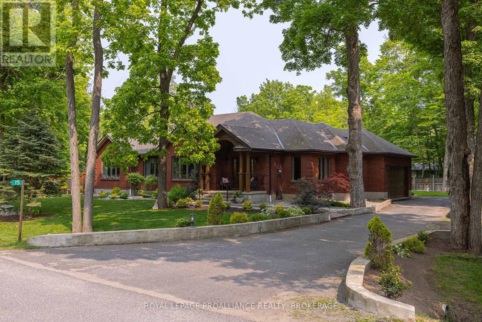 15 Forest Drive, Kingston, Ontario  K7L 4V1 - Photo 49 - X12199437
