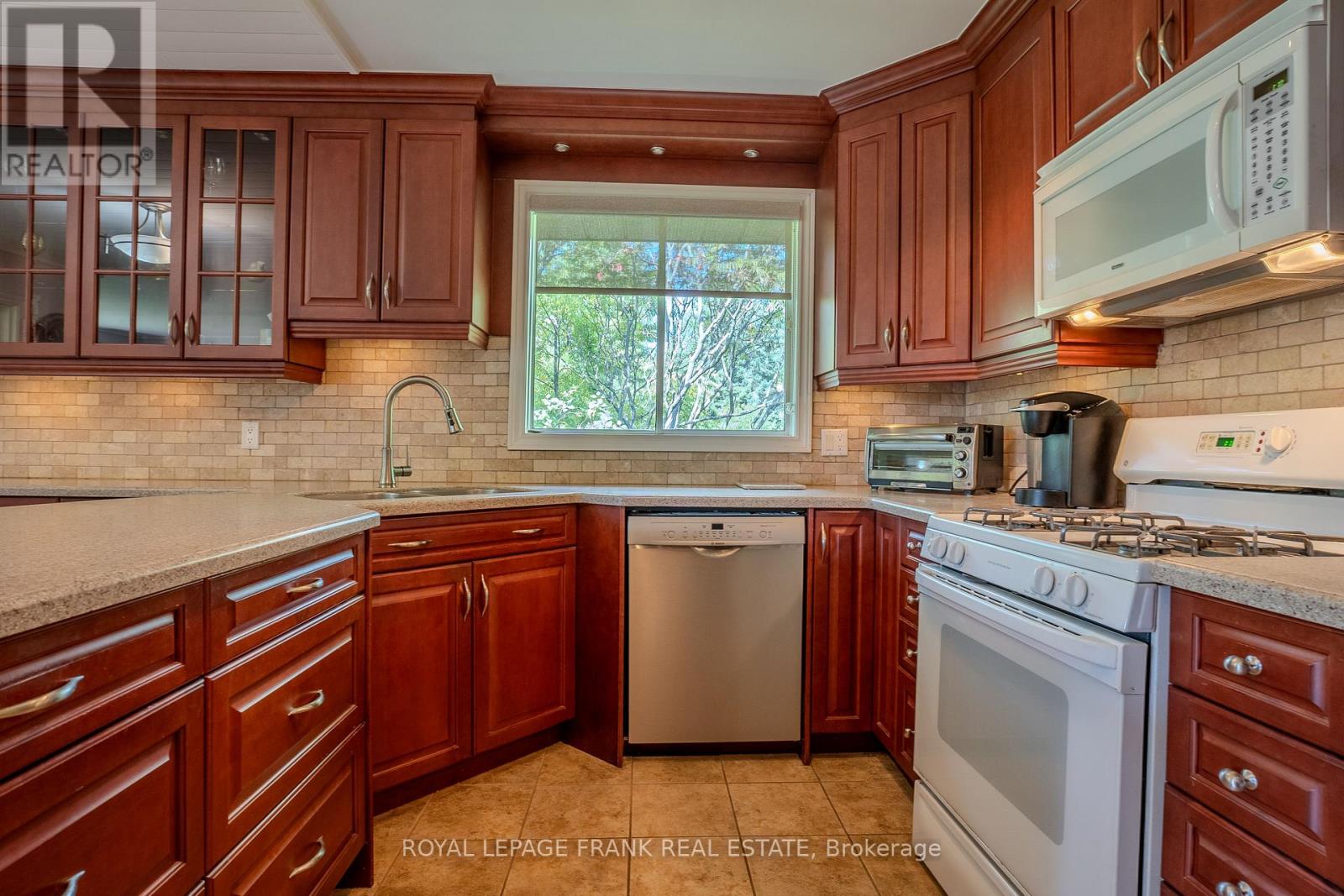 41 Pirates Glen Drive, Trent Lakes, Ontario  K0M 1A0 - Photo 10 - X12199340
