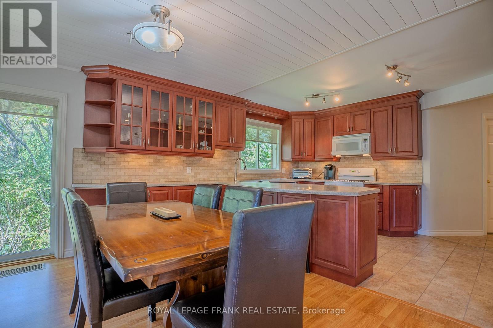 41 Pirates Glen Drive, Trent Lakes, Ontario  K0M 1A0 - Photo 8 - X12199340