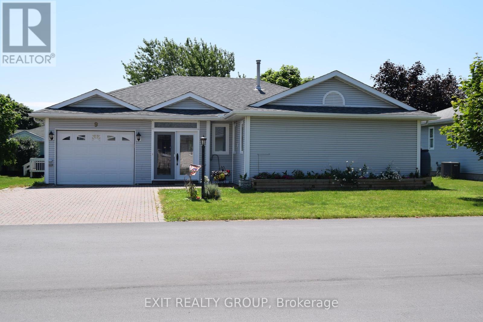 9 EMPIRE BOULEVARD, Prince Edward County, Ontario