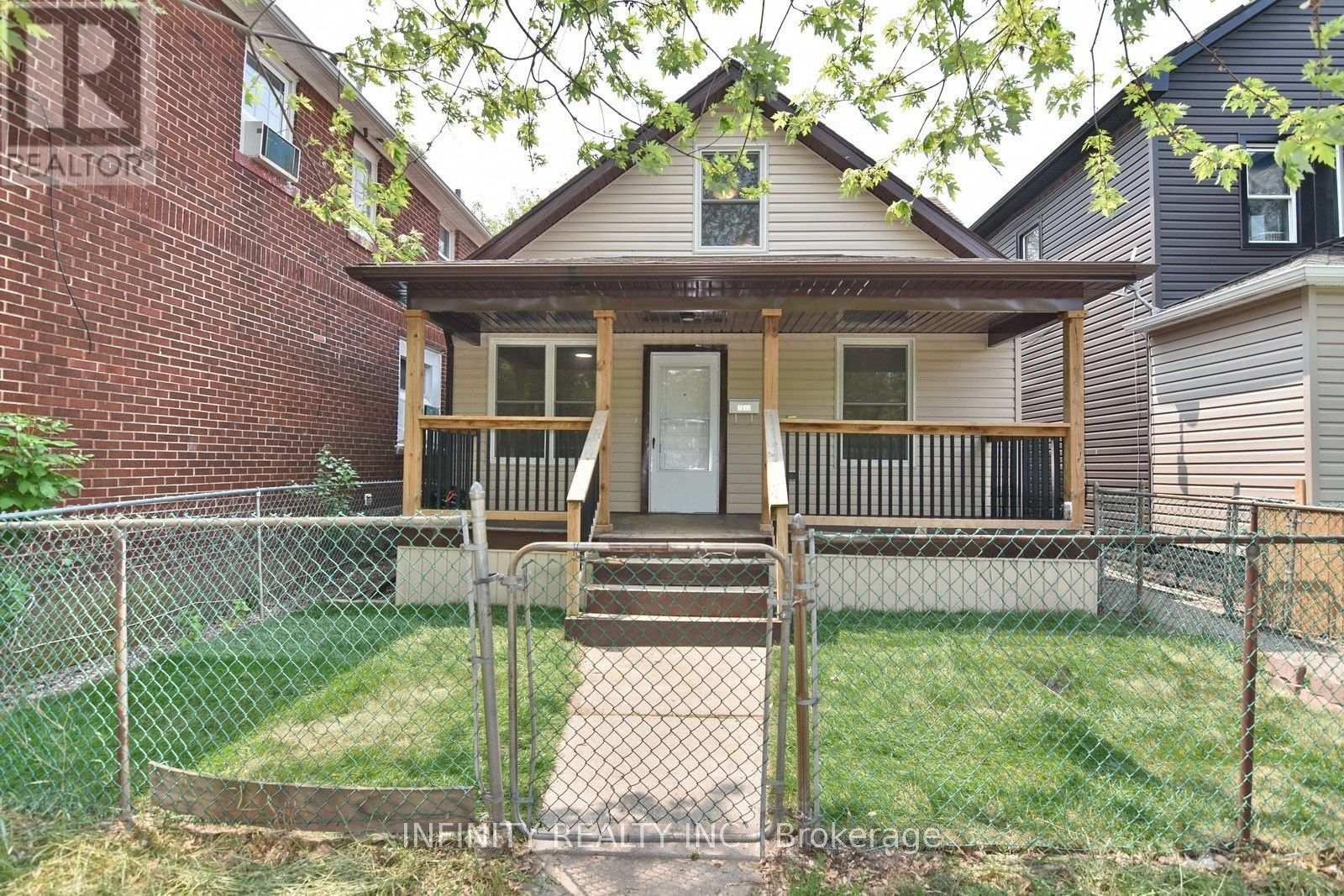 1017 HENRY FORD CENTRE DRIVE, Windsor, Ontario