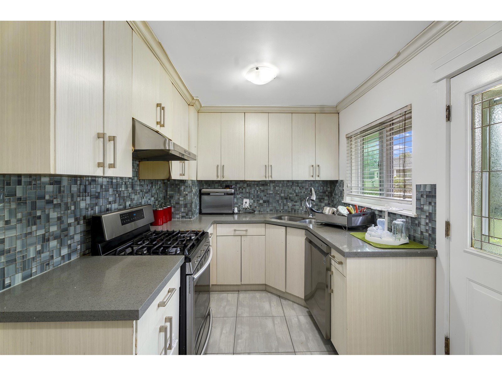 12666 98 Avenue, Surrey, British Columbia  V3V 2K8 - Photo 8 - R3011779