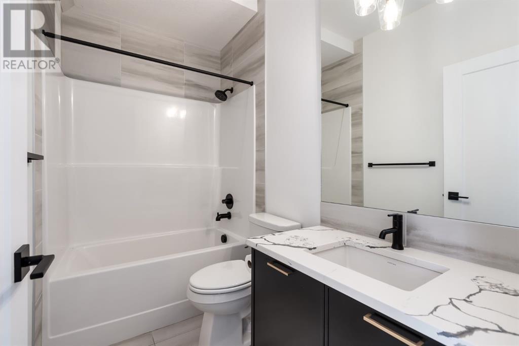 Property at 5109 19 Street SW image 5