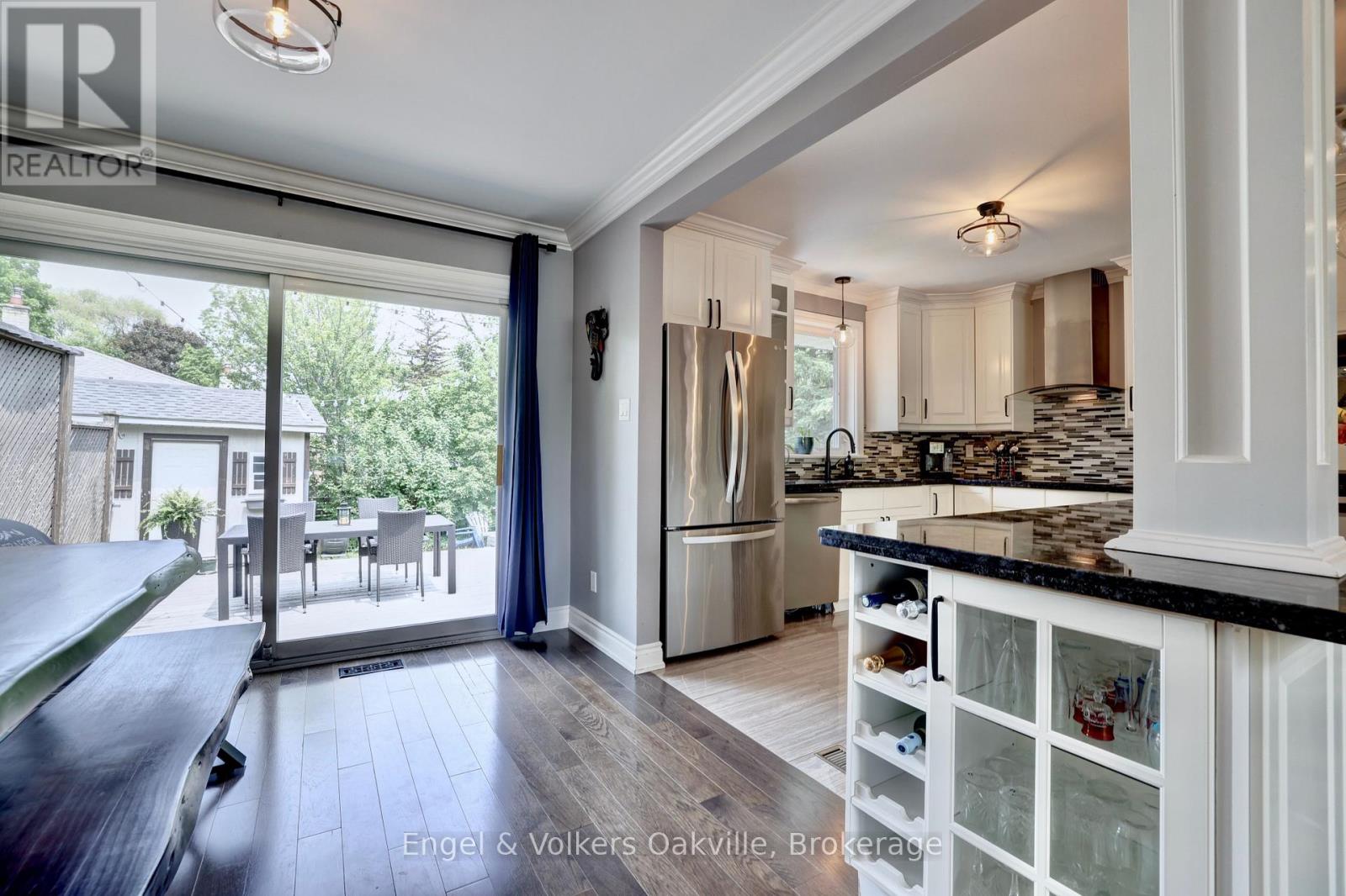 465 Fourth Line, Oakville, Ontario  L6L 5A6 - Photo 12 - W12199430