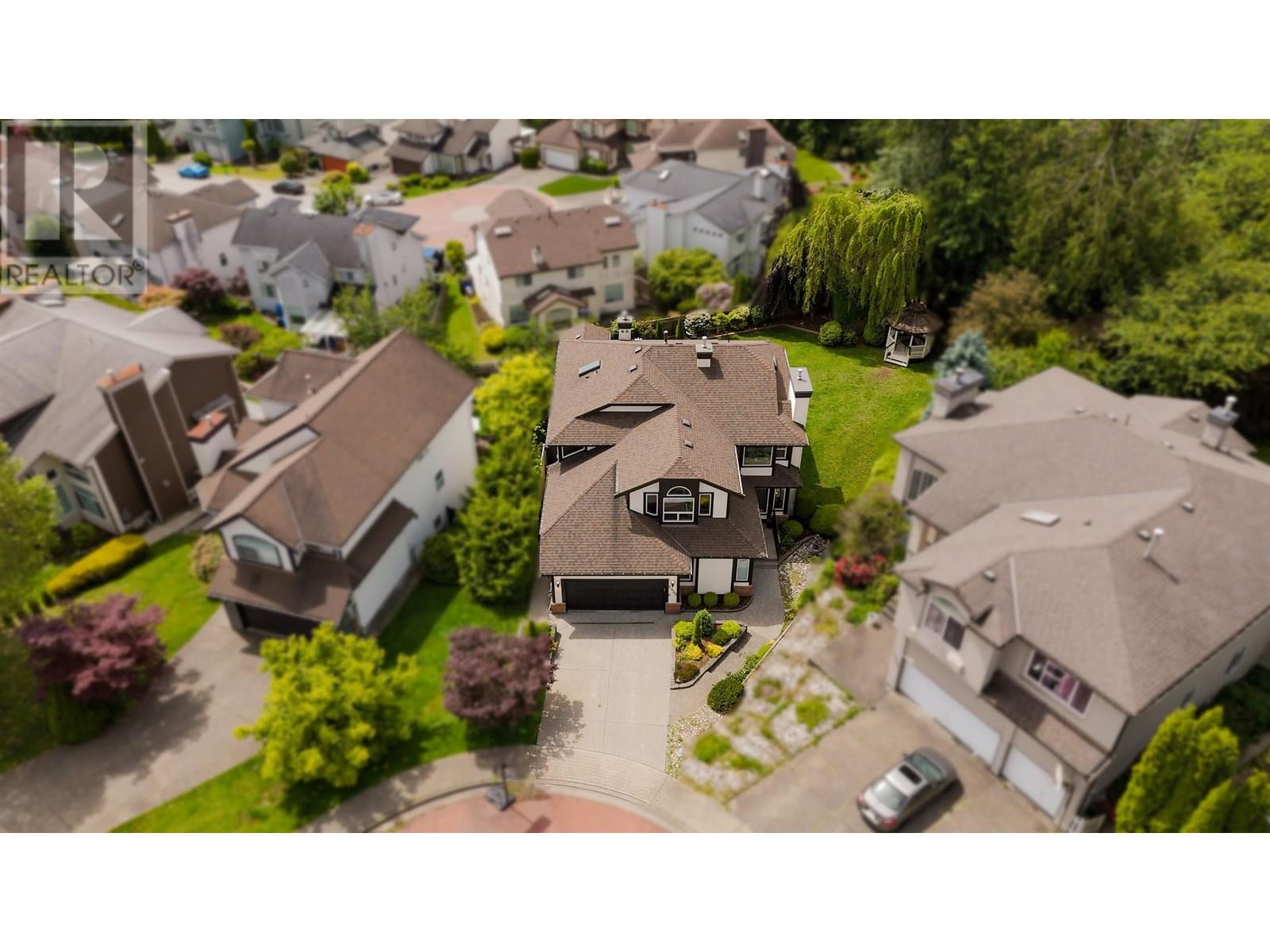 Property at 2932 CLIFFROSE CRESCENT image 3