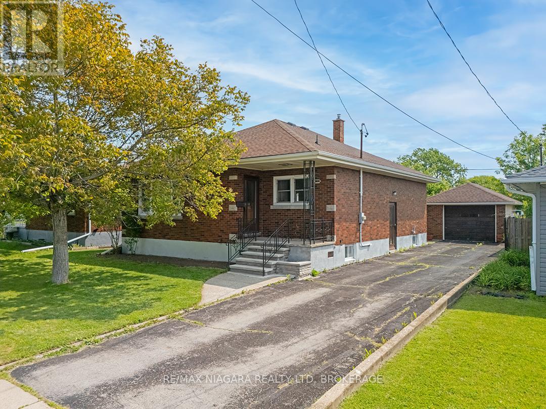 Property at 155 CLARKE STREET image 1