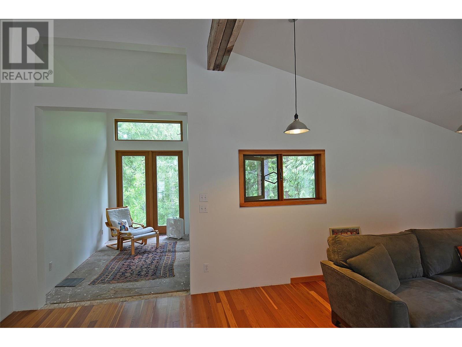 4911 Slocan River Road, Nelson, British Columbia  V1L 2J0 - Photo 14 - 10350712