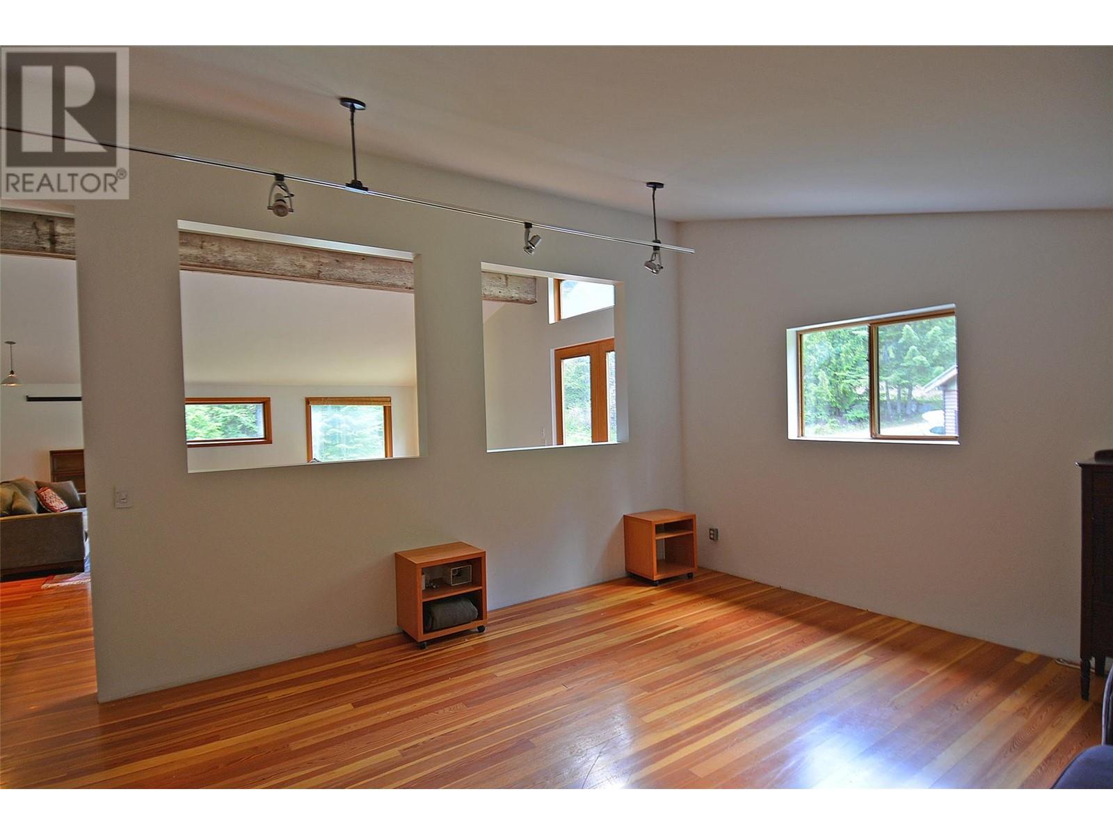 4911 Slocan River Road, Nelson, British Columbia  V1L 2J0 - Photo 18 - 10350712