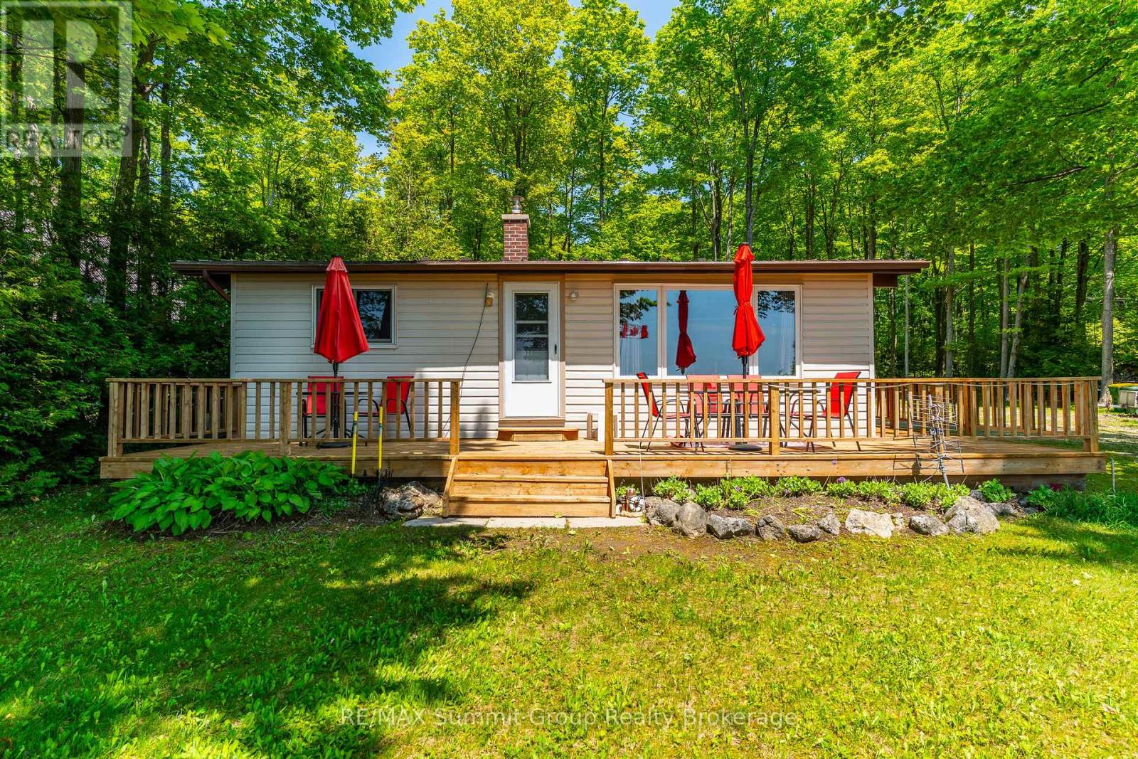 182 Lakeshore Boulevard, Grey Highlands, Ontario  N0C 1E0 - Photo 1 - X12199412