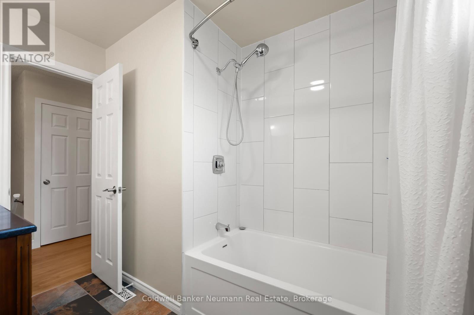 5 Vista Terrace, Guelph, Ontario  N1E 1A2 - Photo 32 - X12199472