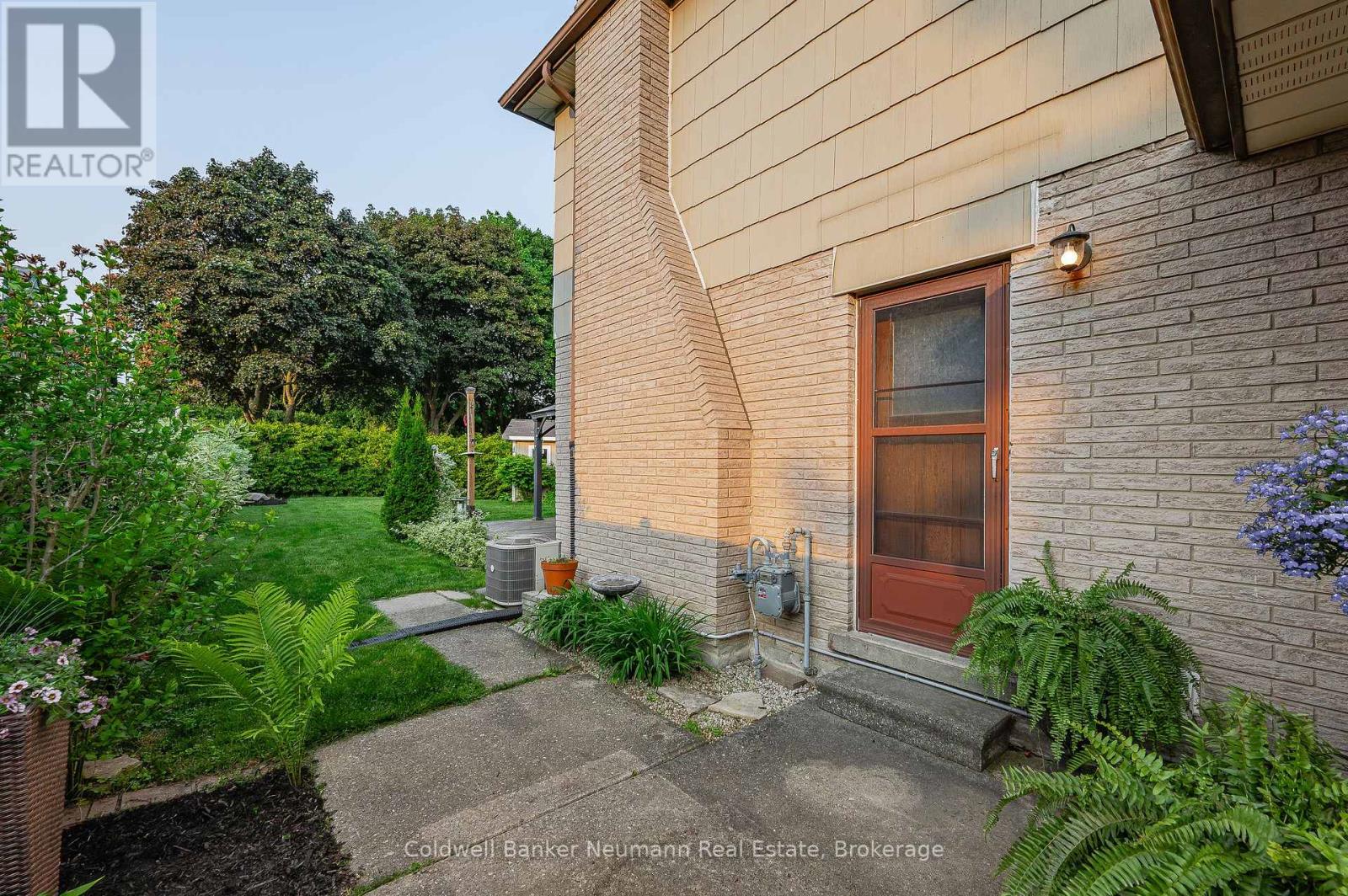 5 Vista Terrace, Guelph, Ontario  N1E 1A2 - Photo 45 - X12199472