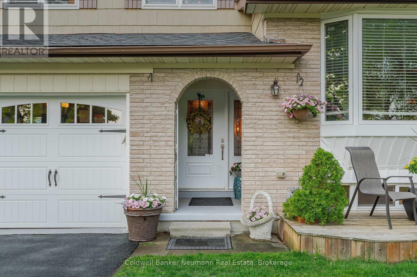 5 Vista Terrace, Guelph, Ontario  N1E 1A2 - Photo 5 - X12199472