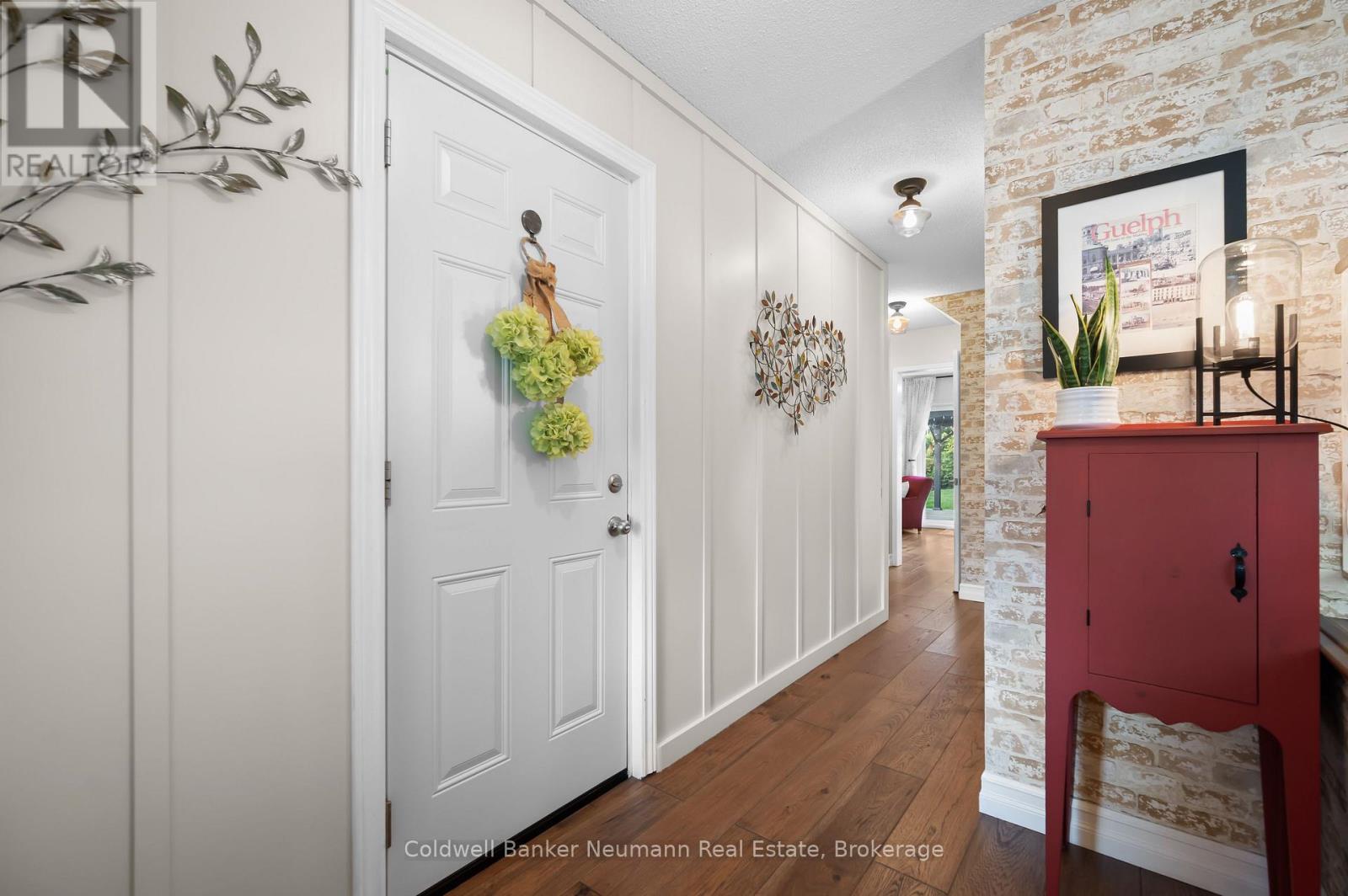 5 Vista Terrace, Guelph, Ontario  N1E 1A2 - Photo 8 - X12199472