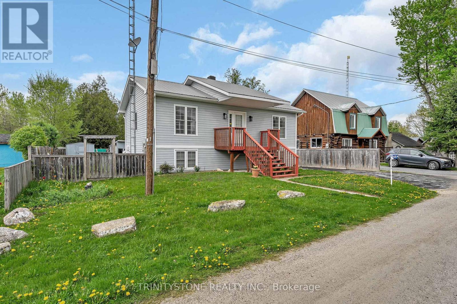118 Bay Street, Drummond/north Elmsley, Ontario  K7C 4K9 - Photo 2 - X12199307