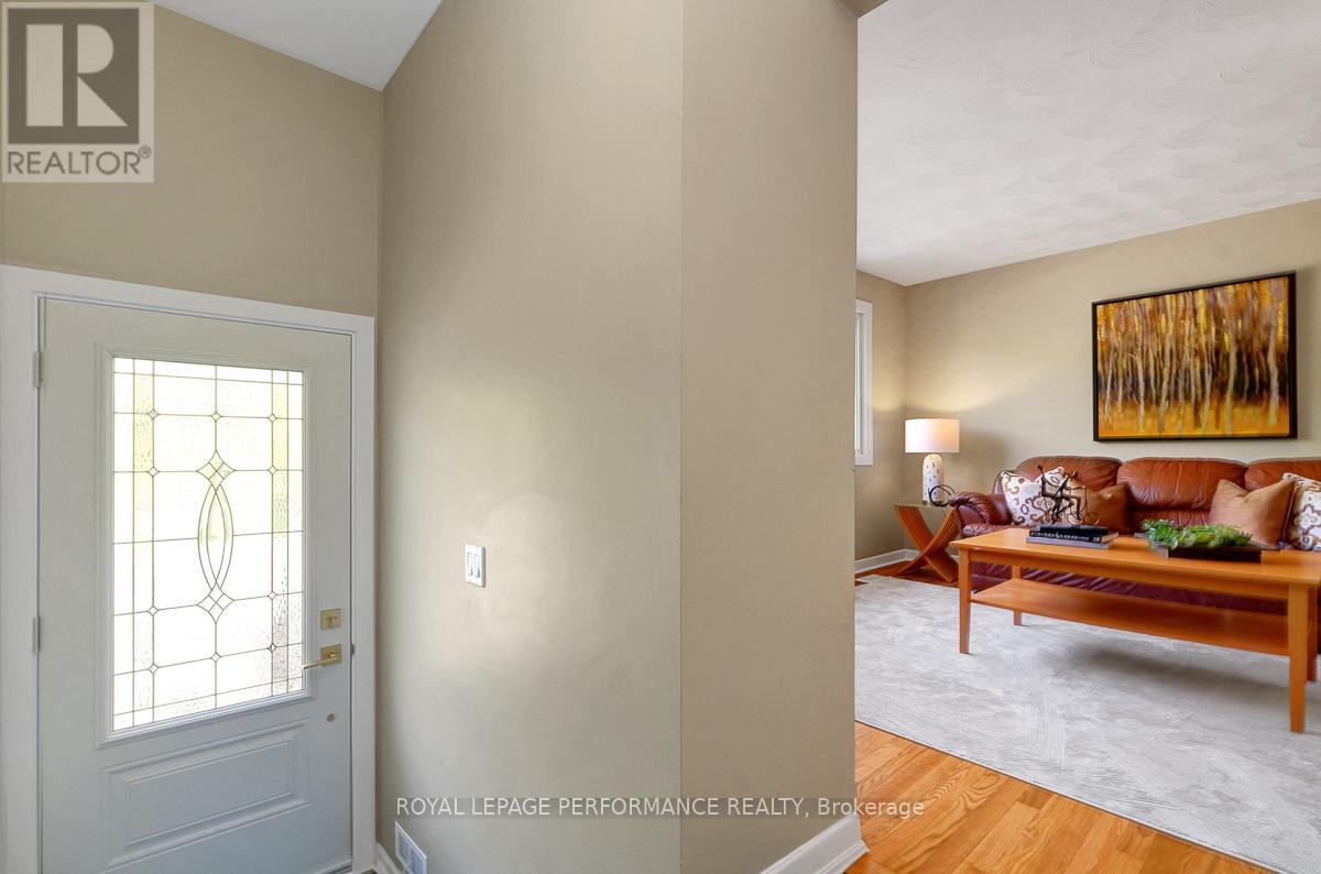 2716 Howe Street, Ottawa, Ontario  K2B 6W7 - Photo 2 - X12199339