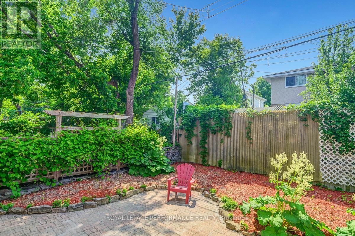 2716 Howe Street, Ottawa, Ontario  K2B 6W7 - Photo 27 - X12199339
