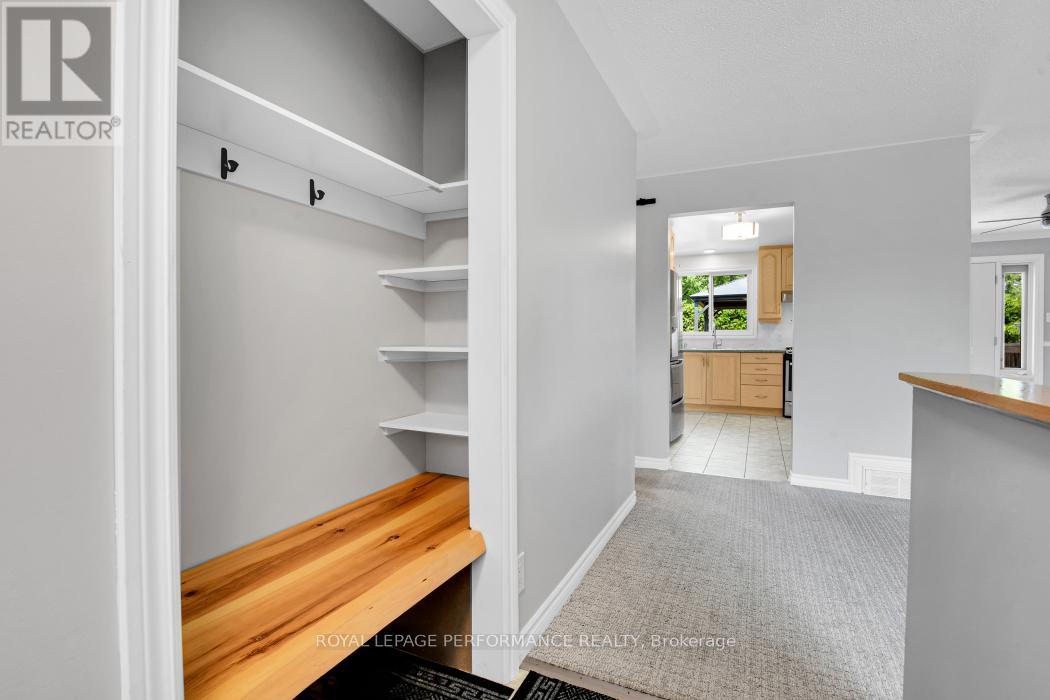 2154 Monson Crescent, Ottawa, Ontario  K1J 6A8 - Photo 6 - X12199344