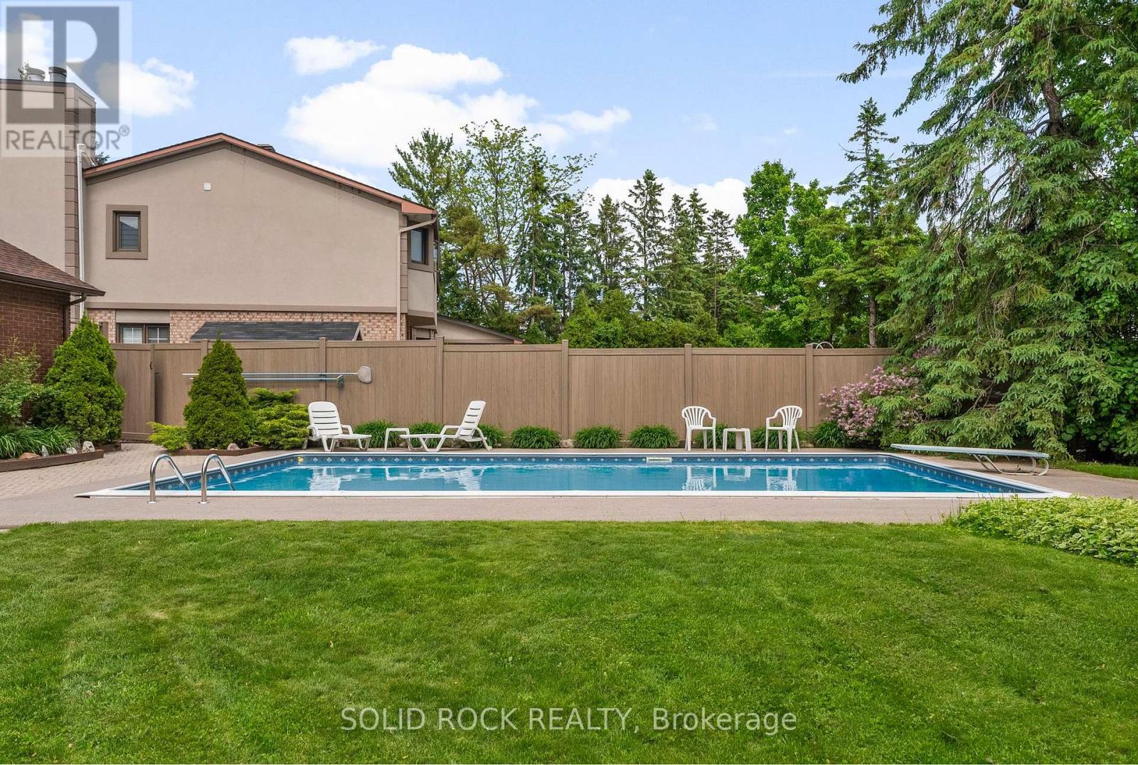 18 Royal Hunt Court, Ottawa, Ontario  K1V 9M1 - Photo 43 - X12199481