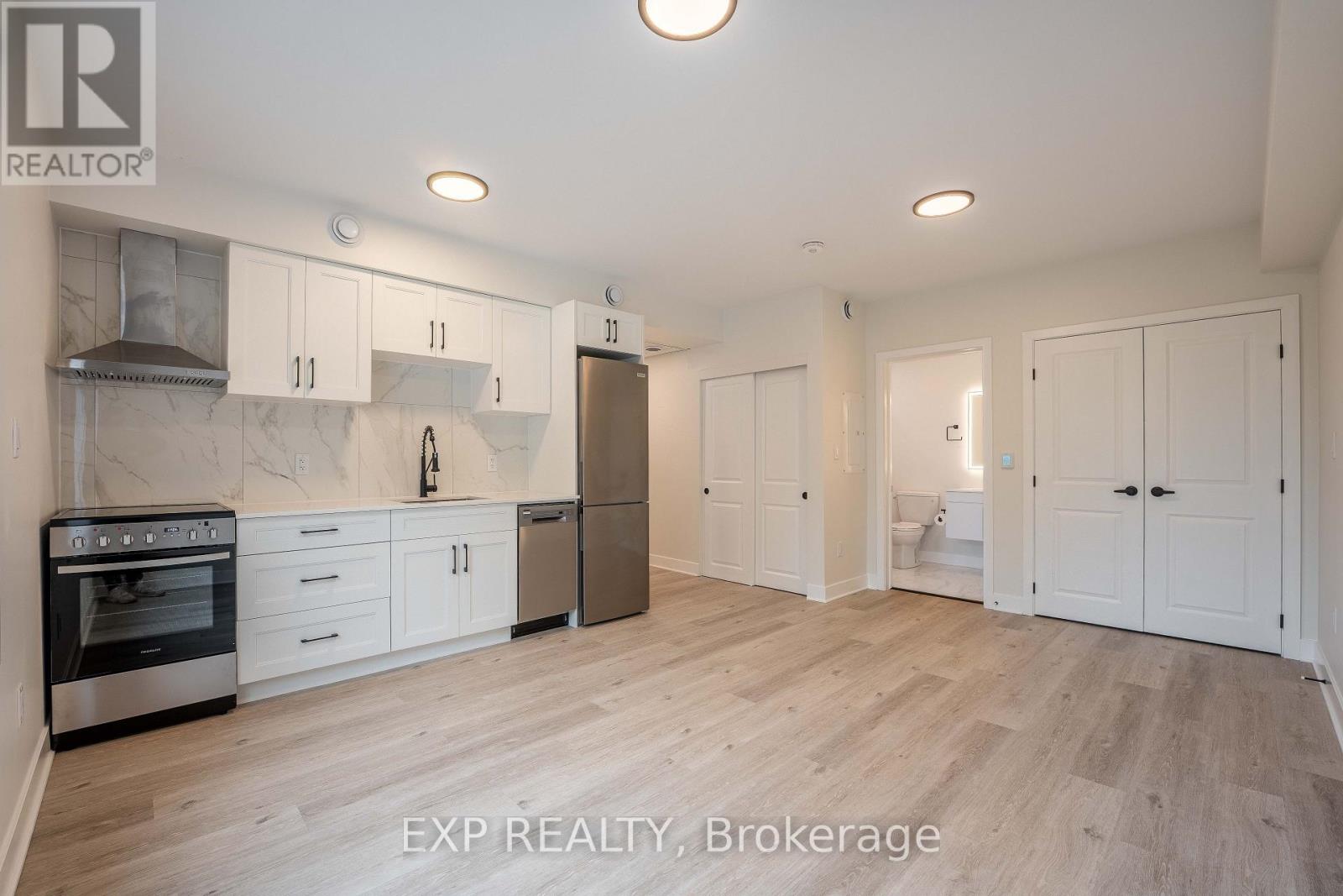 101 - 360 Lacasse Avenue, Ottawa, Ontario  K1L 7A9 - Photo 4 - X12199489