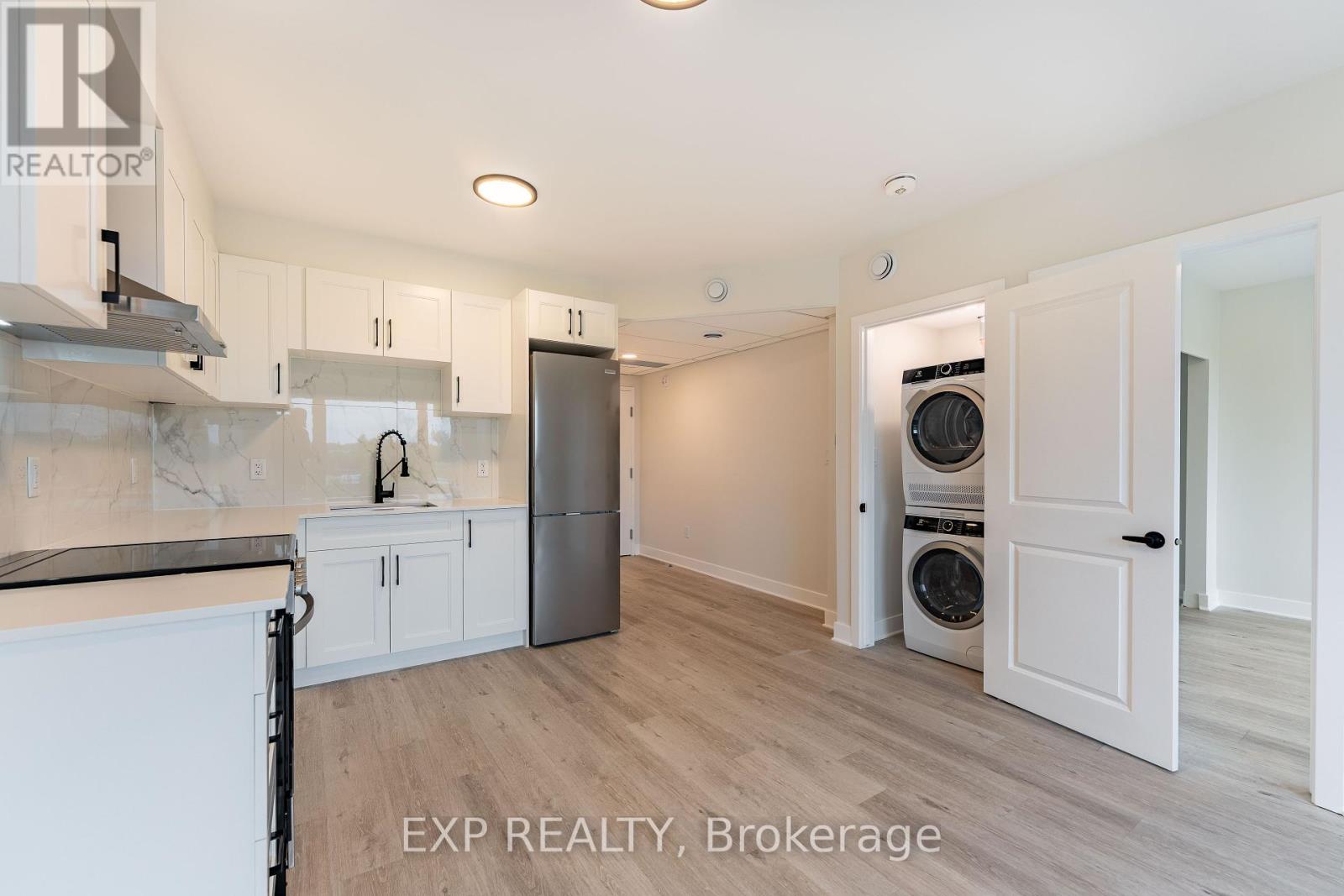 200 - 360 Lacasse Avenue, Ottawa, Ontario  K1L 7A9 - Photo 11 - X12199492