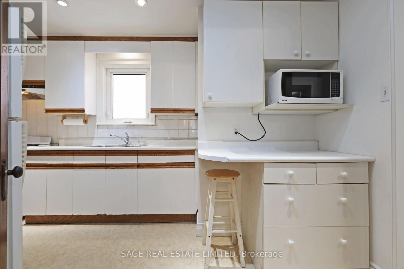 61 Banff Road, Toronto, Ontario  M4S 2V6 - Photo 10 - C12199211