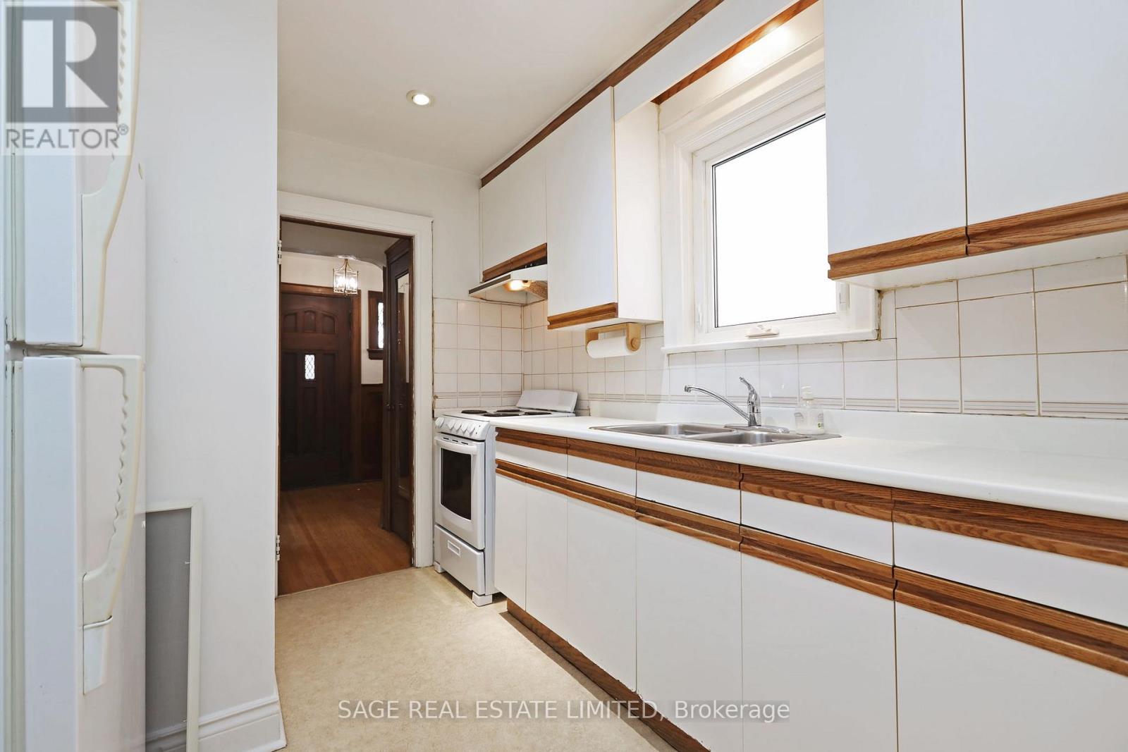 61 Banff Road, Toronto, Ontario  M4S 2V6 - Photo 11 - C12199211