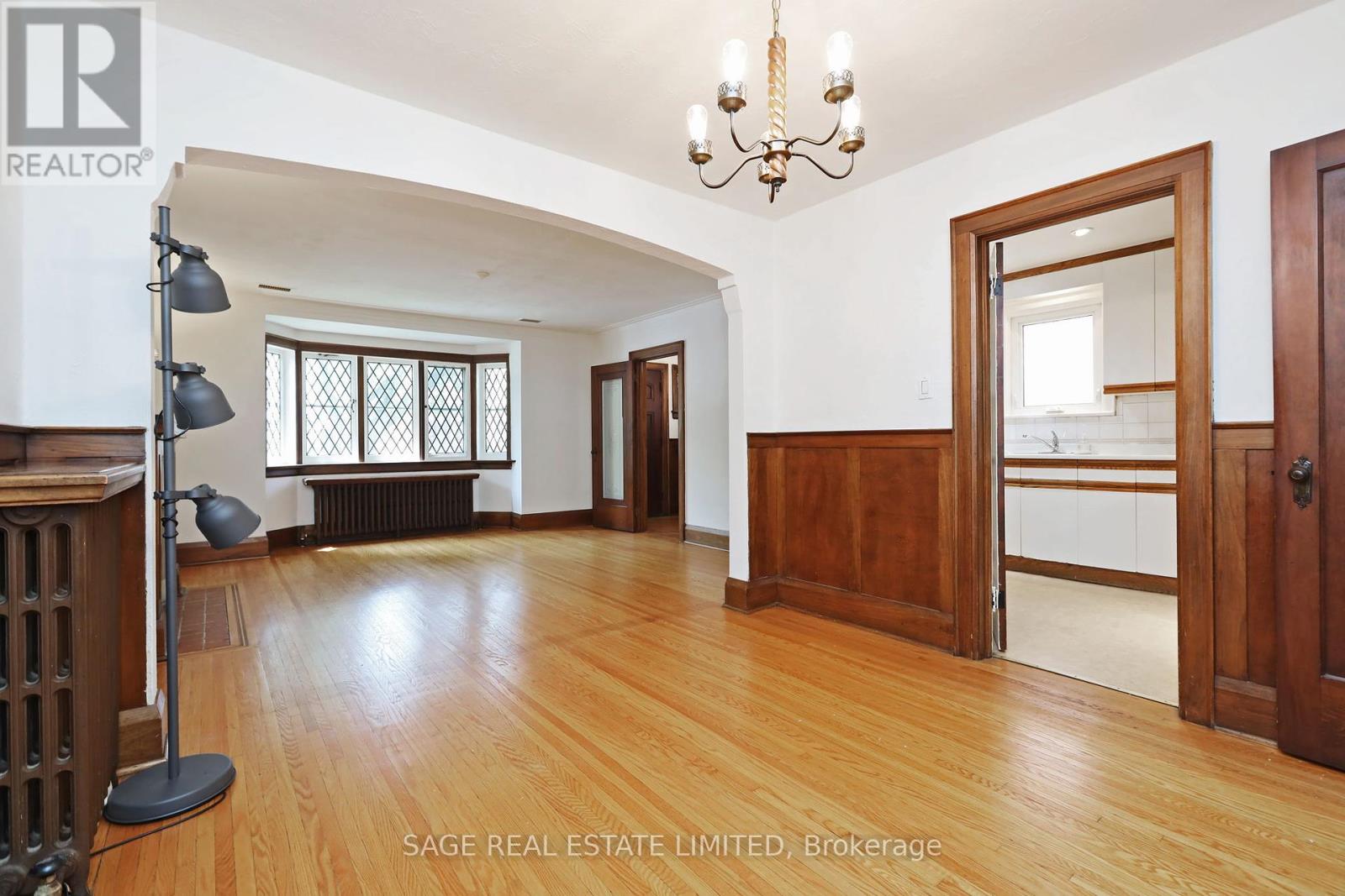 61 Banff Road, Toronto, Ontario  M4S 2V6 - Photo 8 - C12199211