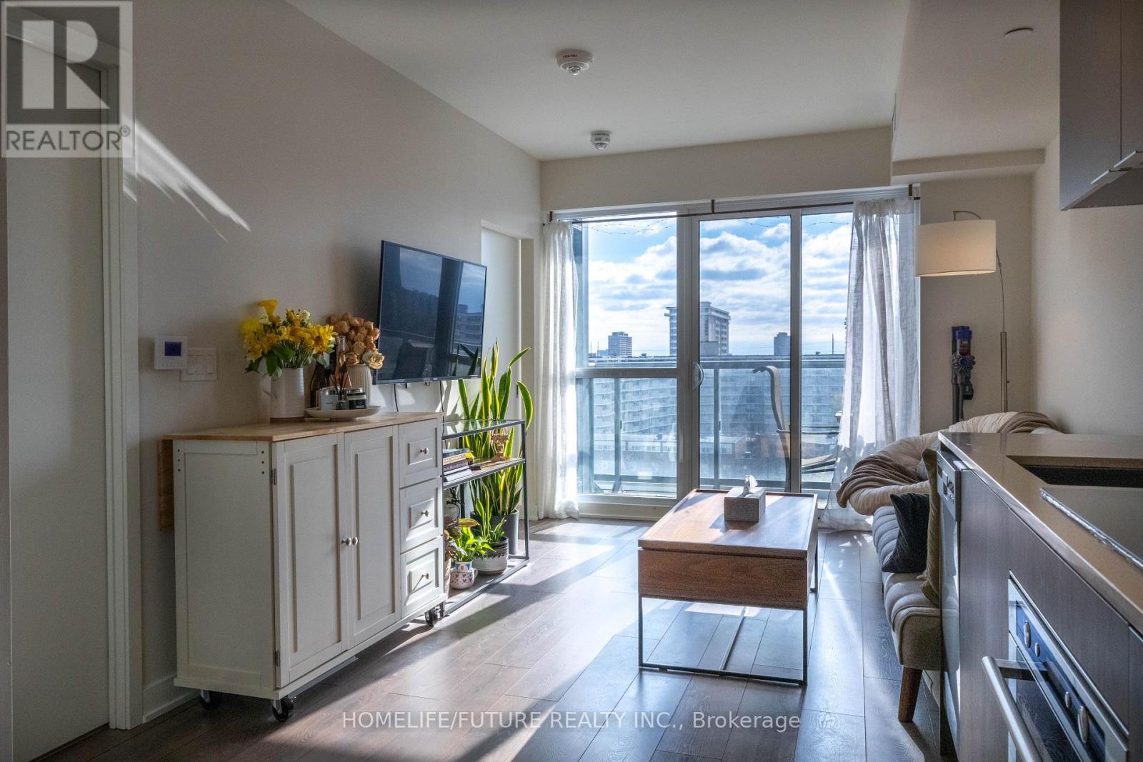 908 - 2 Sonic Way, Toronto, Ontario  M3C 0P2 - Photo 4 - C12199254