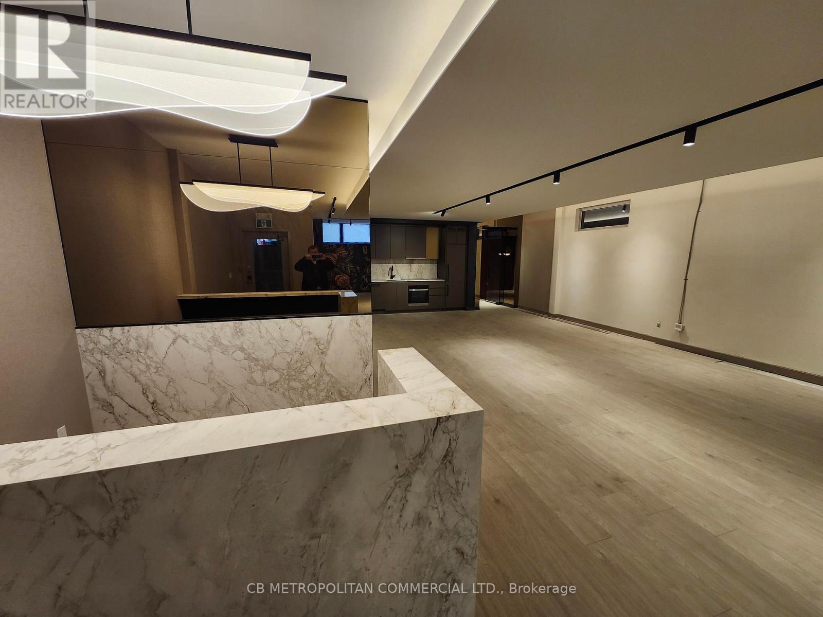 Lower - 636 King Street W, Toronto, Ontario  M5V 1M7 - Photo 2 - C12199259