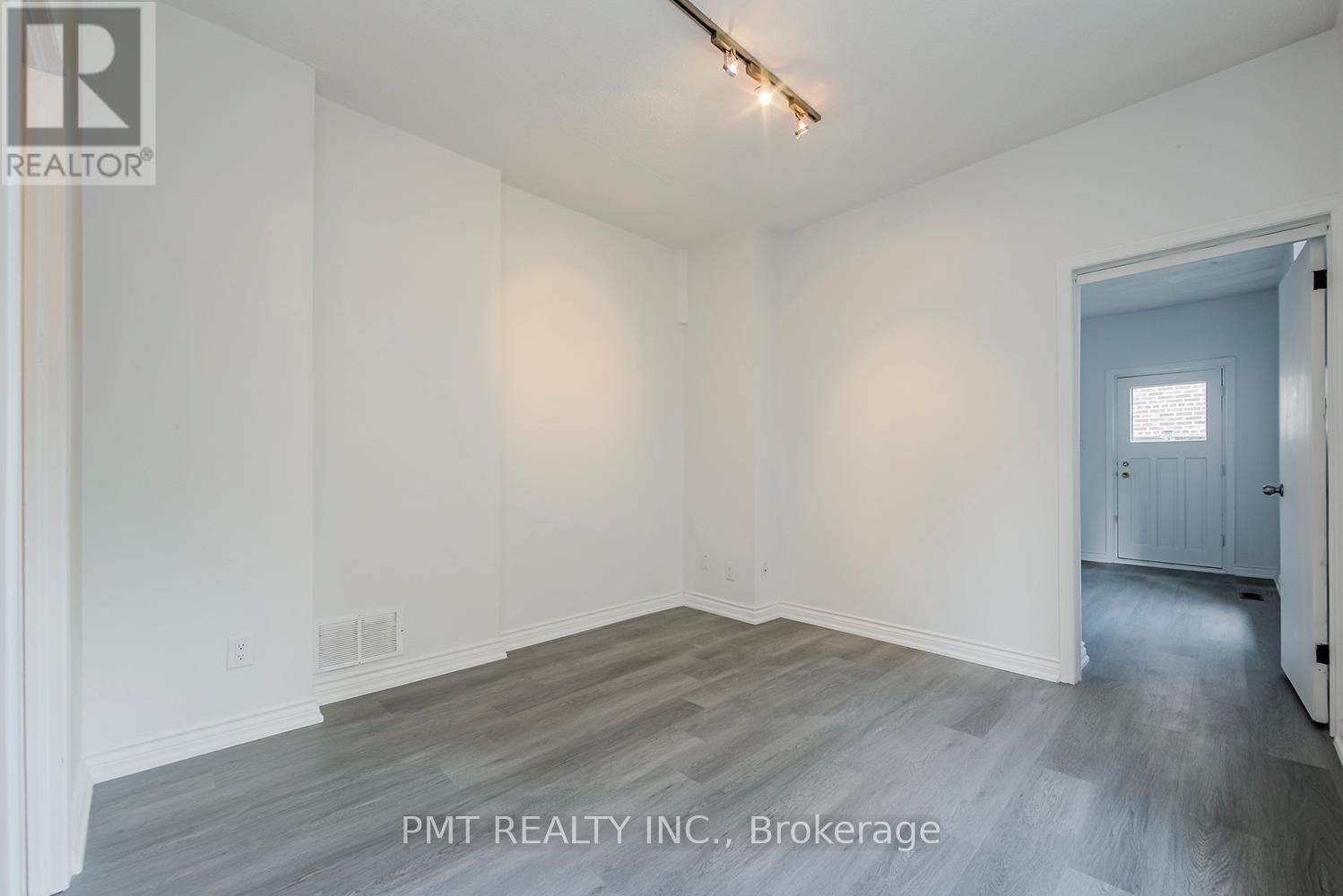 1 - 204 Gerrard Street E, Toronto (Moss Park), Ontario  M5A 2E6 - Photo 13 - C12199423