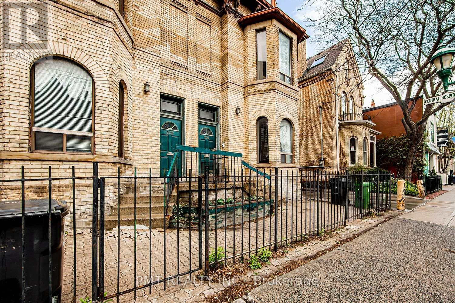1 - 204 Gerrard Street E, Toronto (Moss Park), Ontario  M5A 2E6 - Photo 2 - C12199423