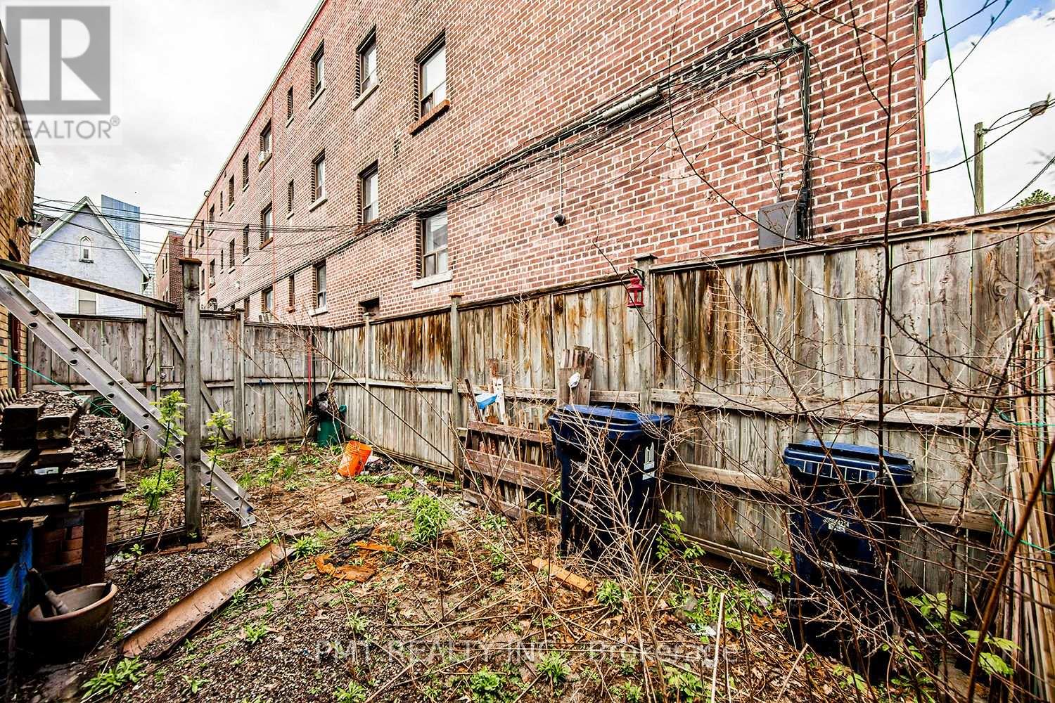 1 - 204 Gerrard Street E, Toronto (Moss Park), Ontario  M5A 2E6 - Photo 27 - C12199423