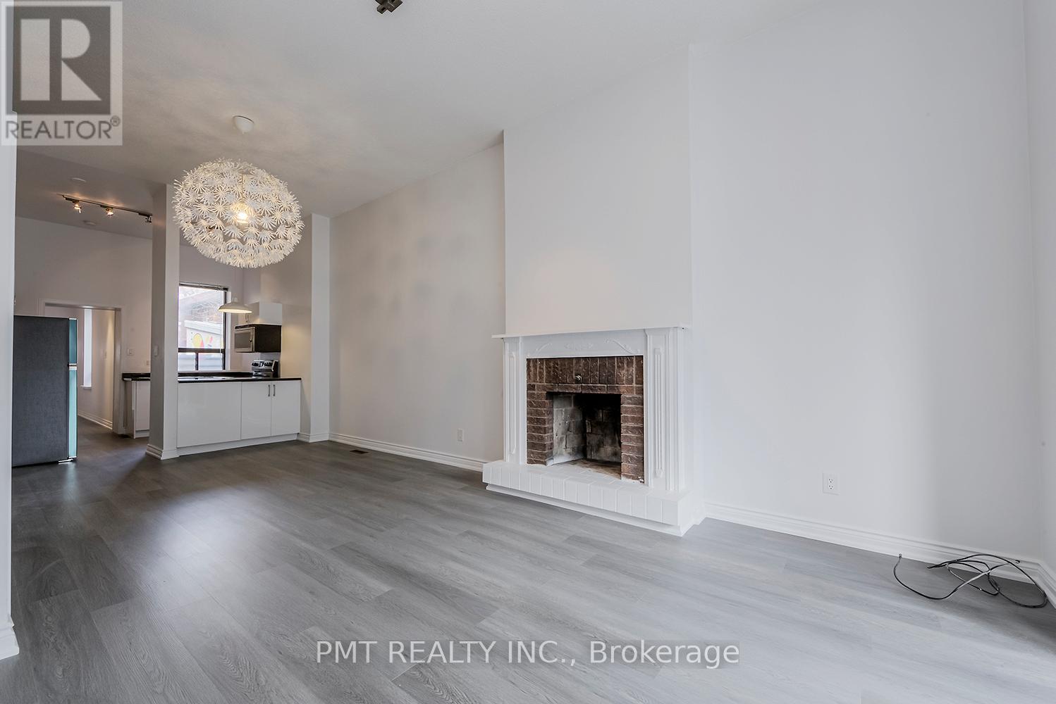 1 - 204 Gerrard Street E, Toronto (Moss Park), Ontario  M5A 2E6 - Photo 4 - C12199423