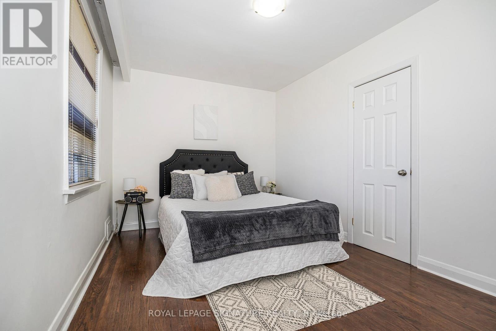 136 Regina Avenue, Toronto (Englemount-Lawrence), Ontario  M6A 1R7 - Photo 17 - C12199460