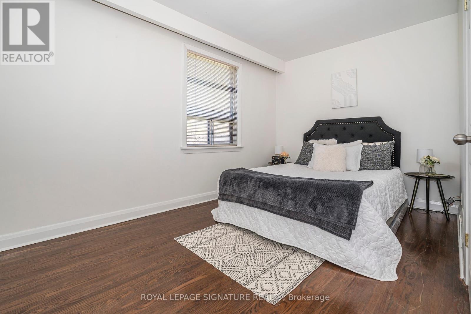136 Regina Avenue, Toronto (Englemount-Lawrence), Ontario  M6A 1R7 - Photo 18 - C12199460