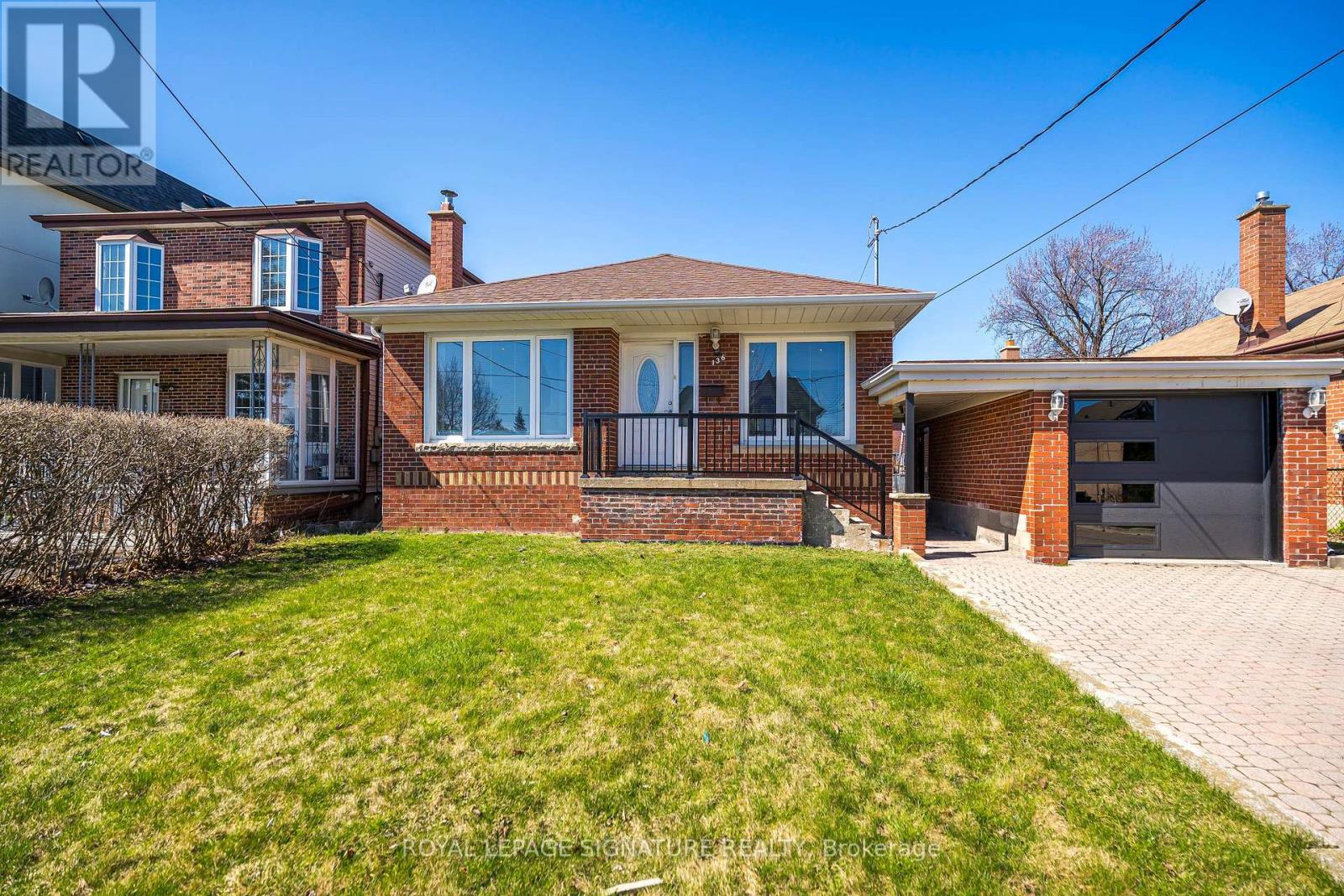 136 Regina Avenue, Toronto (Englemount-Lawrence), Ontario  M6A 1R7 - Photo 2 - C12199460