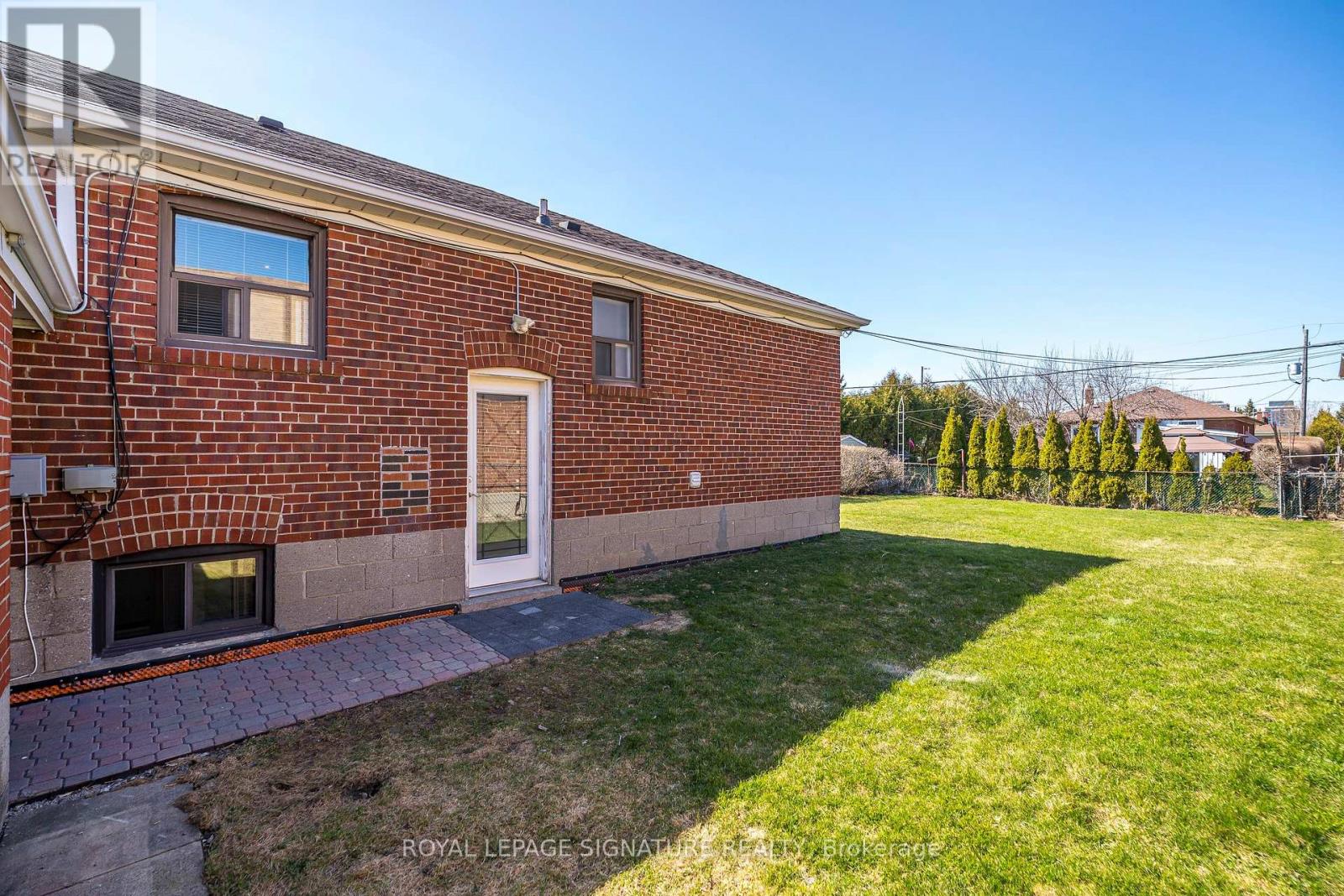 136 Regina Avenue, Toronto (Englemount-Lawrence), Ontario  M6A 1R7 - Photo 33 - C12199460