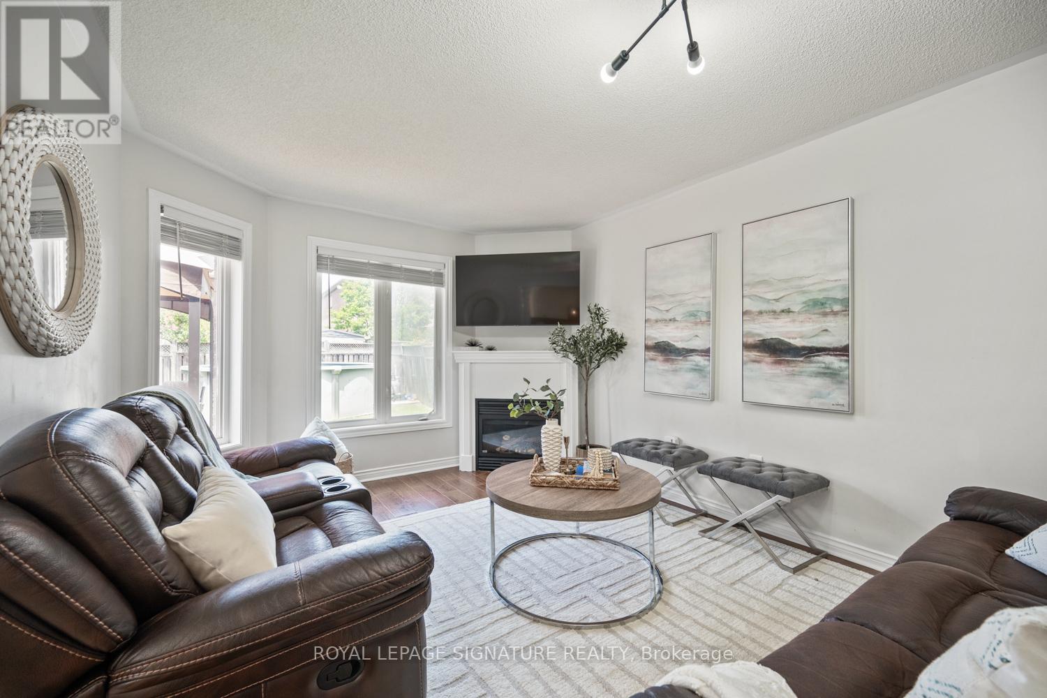 6 Lurosa Crescent, Whitby, Ontario  L1R 3A9 - Photo 6 - E12181572