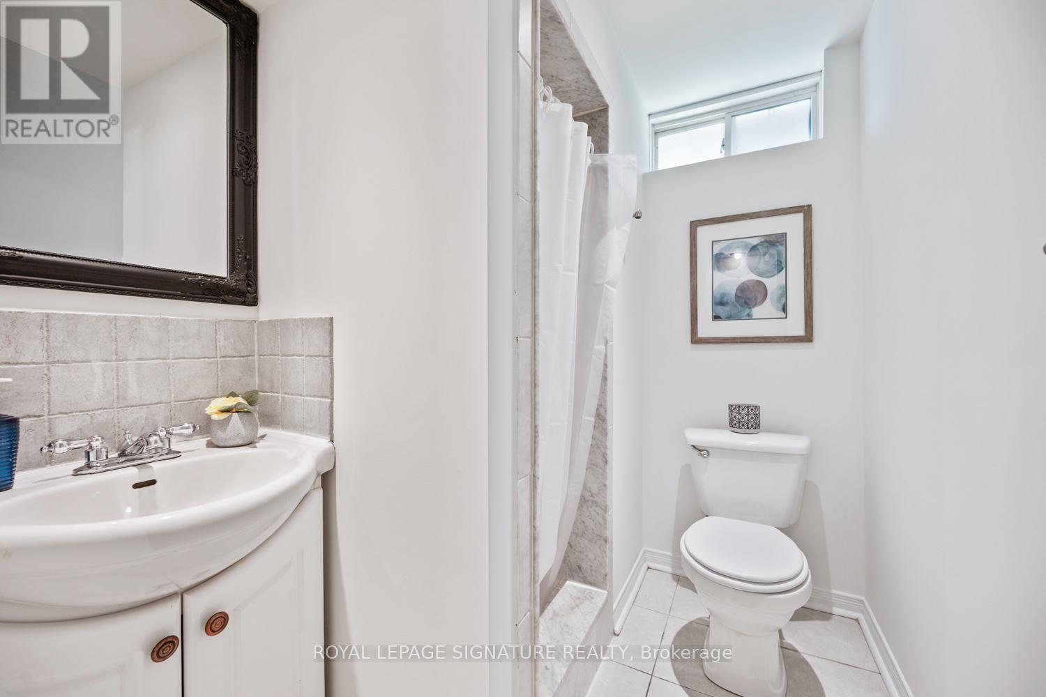 6 Lurosa Crescent, Whitby, Ontario  L1R 3A9 - Photo 23 - E12181572