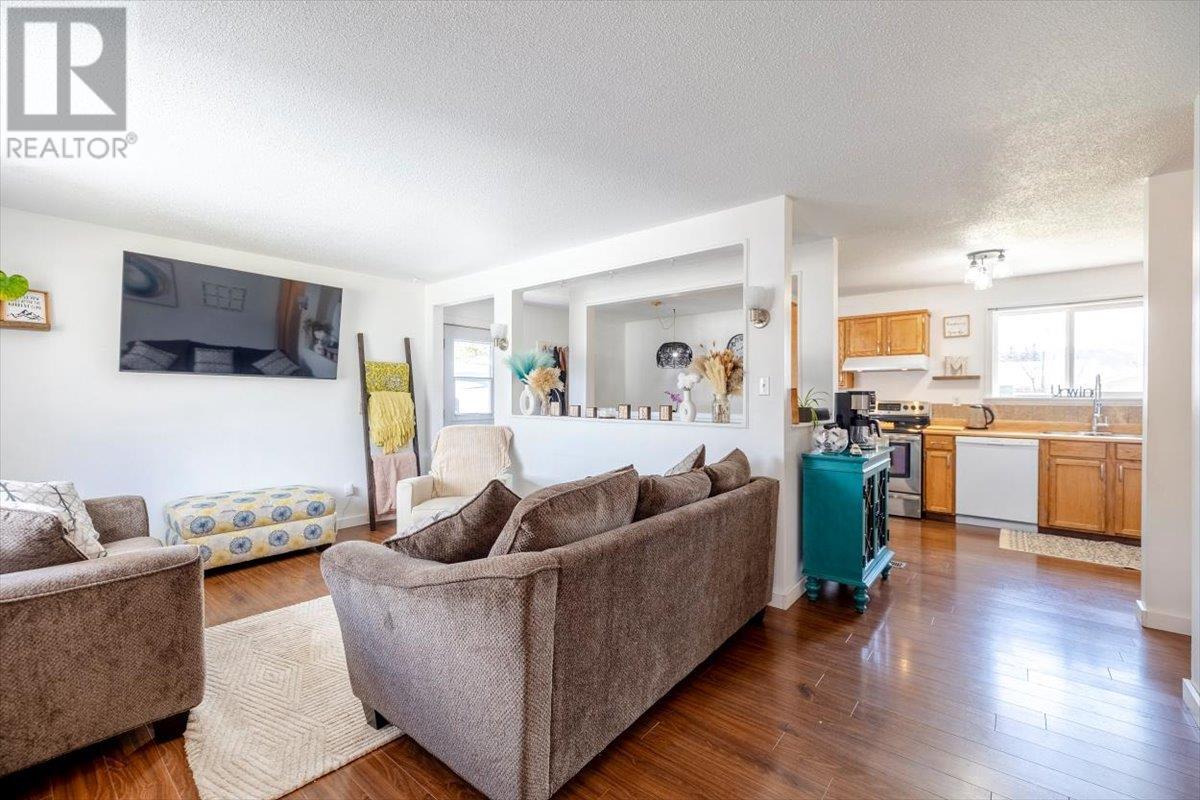 411 White Birch Crescent, Sparwood, British Columbia  V0B 2G0 - Photo 4 - 10350865