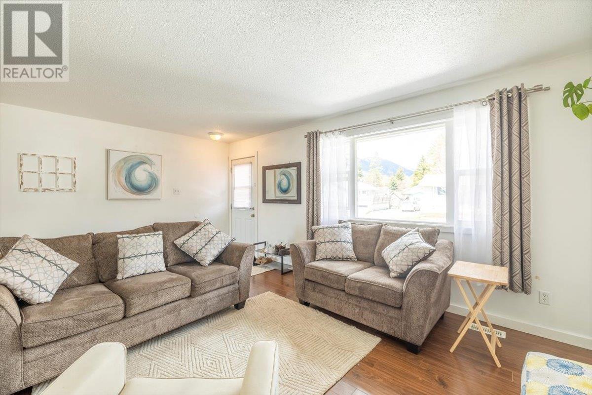 411 White Birch Crescent, Sparwood, British Columbia  V0B 2G0 - Photo 2 - 10350865