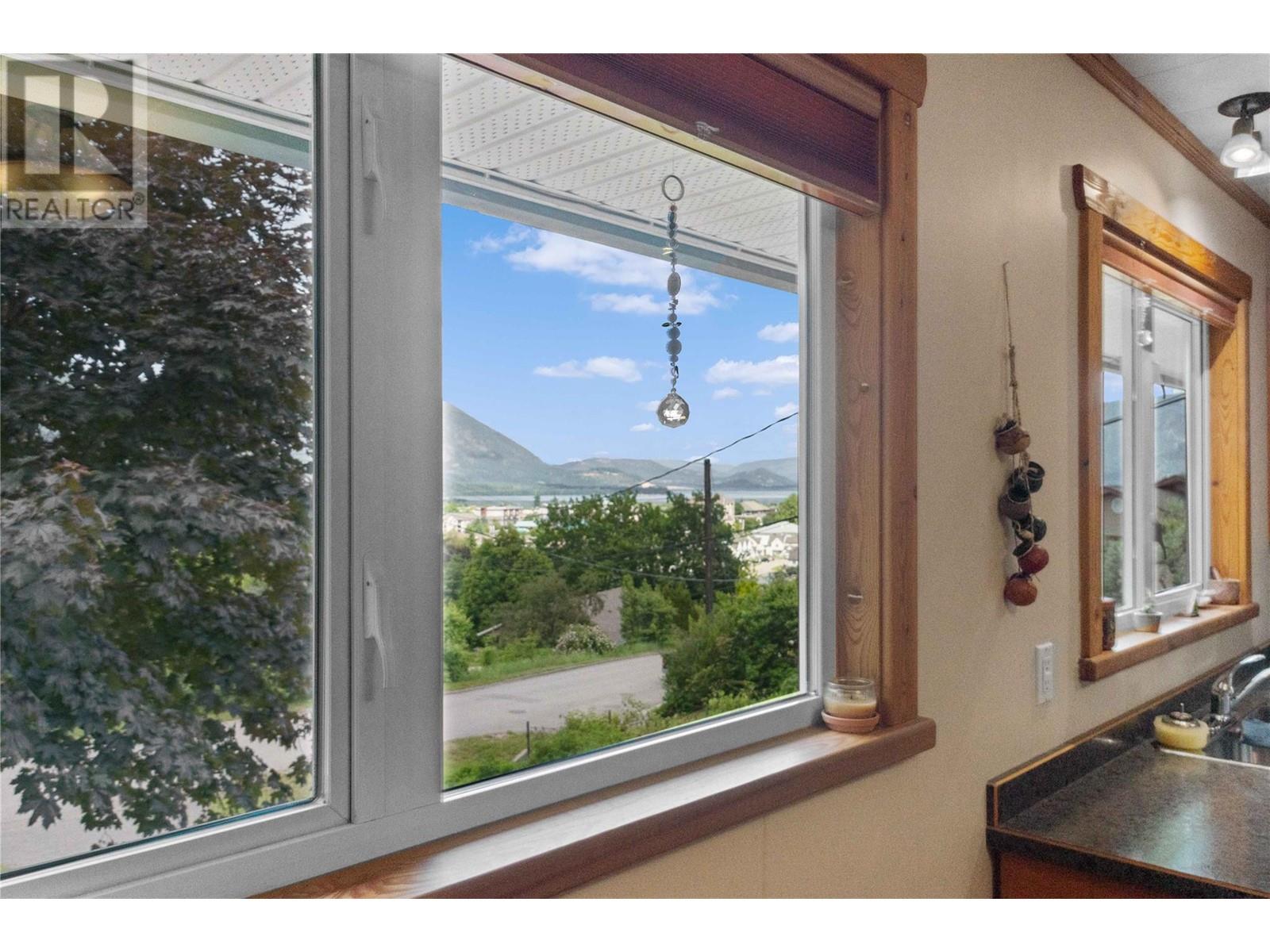 1230 1 Street Se, Salmon Arm, British Columbia  V1E 1J3 - Photo 42 - 10350961