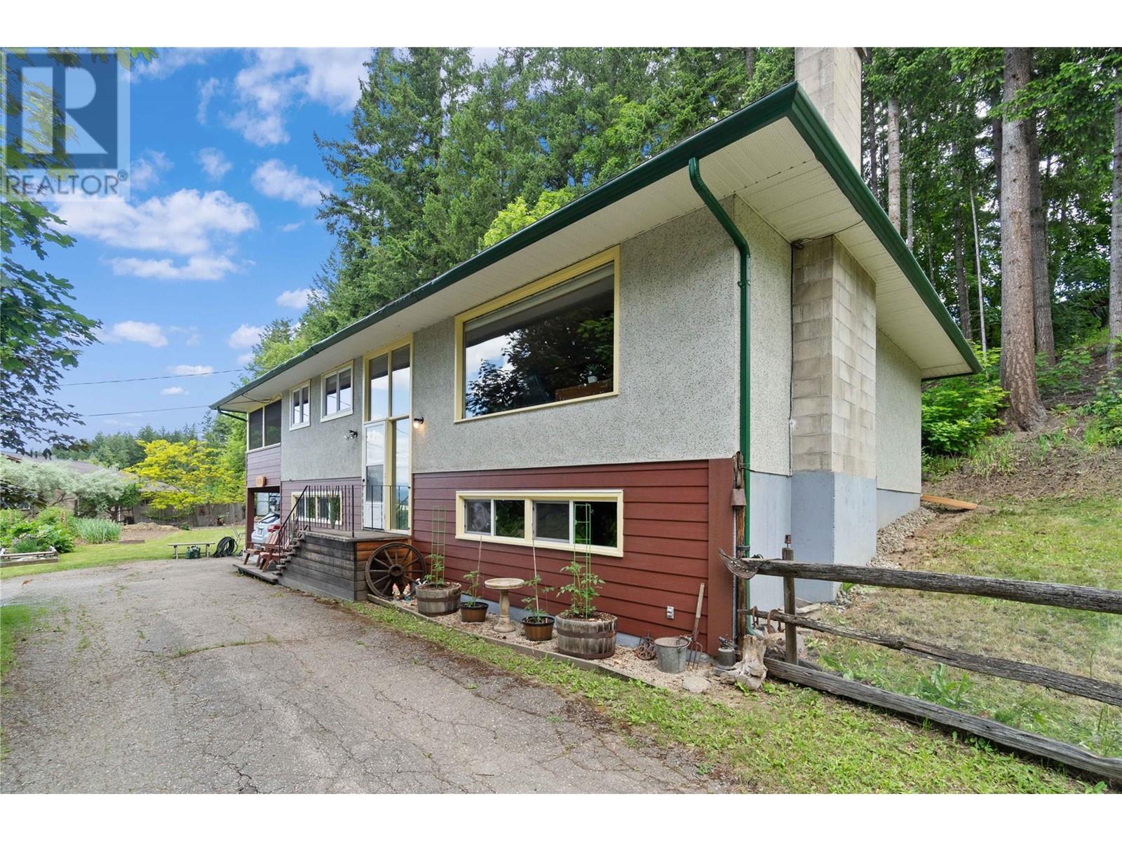 1230 1 Street Se, Salmon Arm, British Columbia  V1E 1J3 - Photo 52 - 10350961