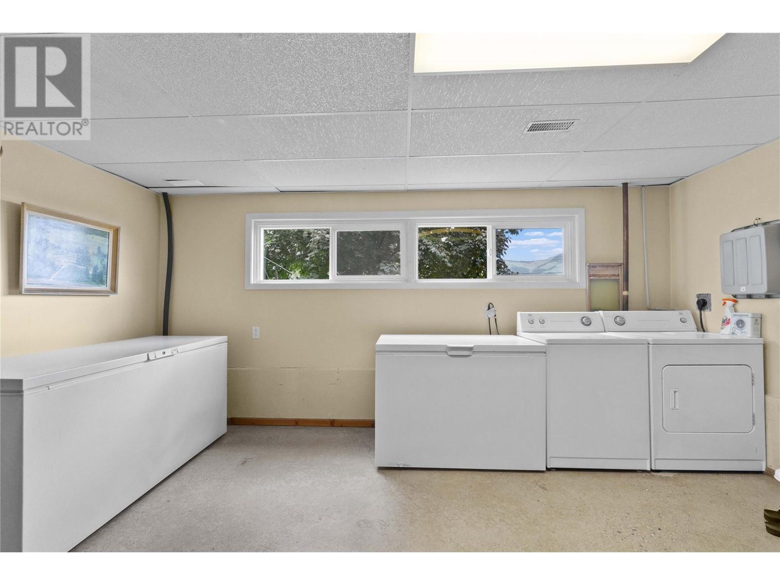 Property at 1230 1 Street SE image 4