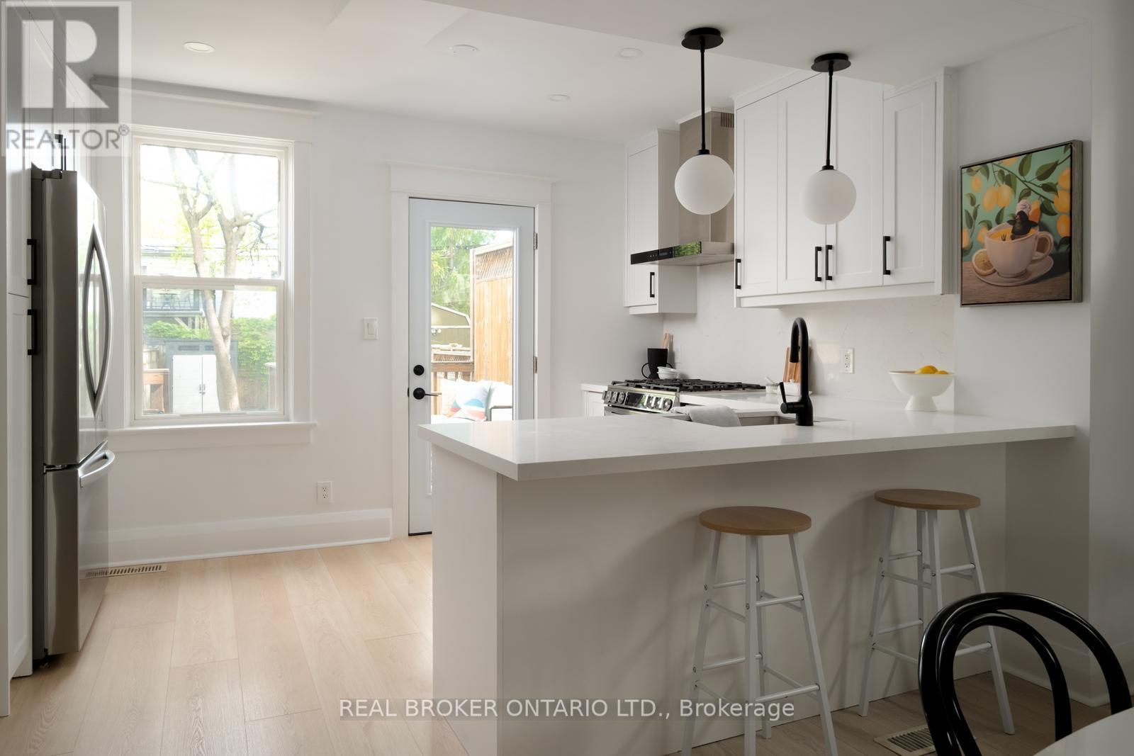 674 Milverton Boulevard, Toronto, Ontario  M4C 1X9 - Photo 9 - E12199199