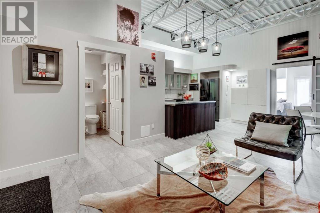 Property at 304, 59 Glamis Drive SW image 4