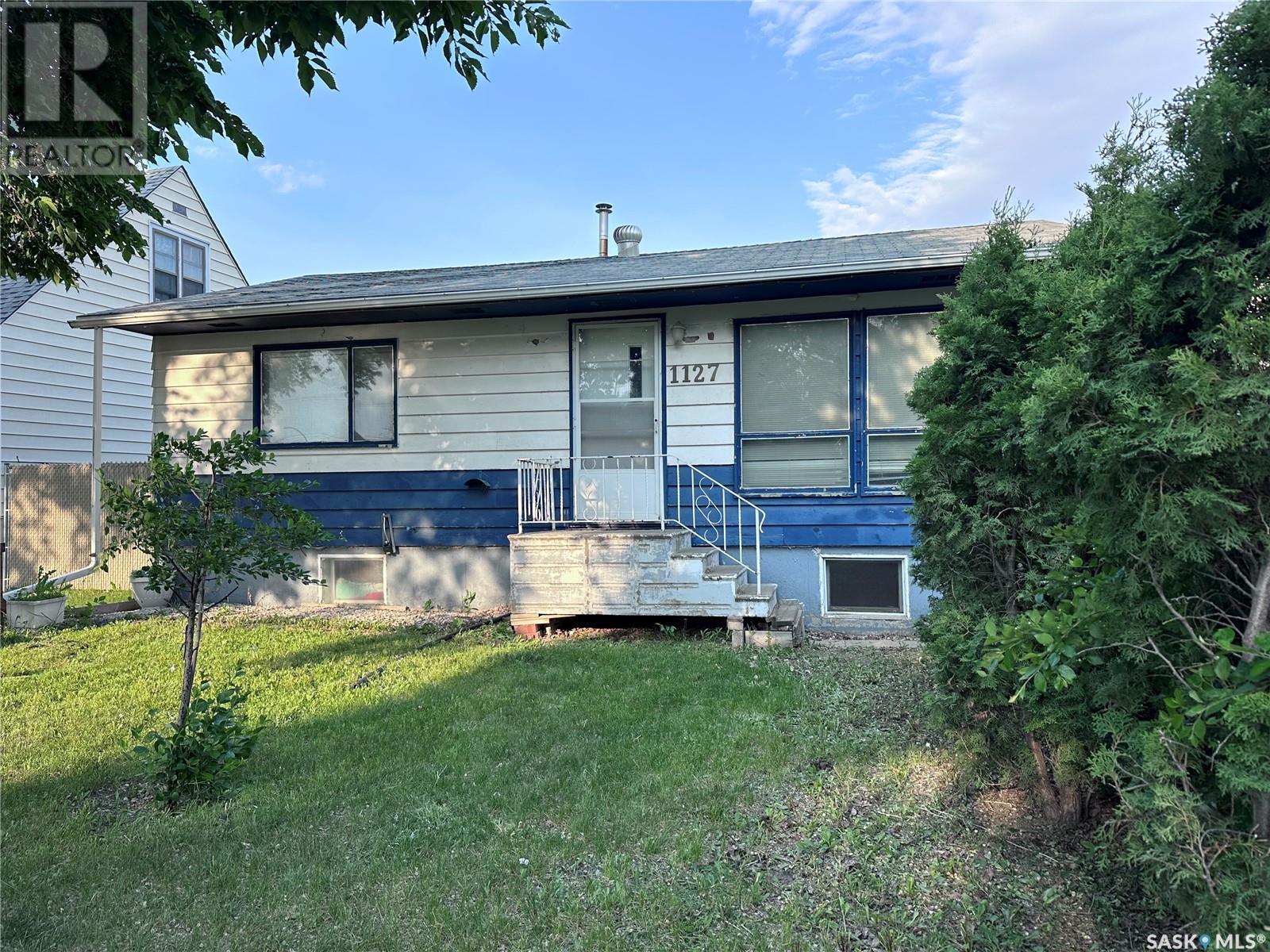 1127 Wallace Street, Regina, Saskatchewan  S4N 3Z1 - Photo 2 - SK994006